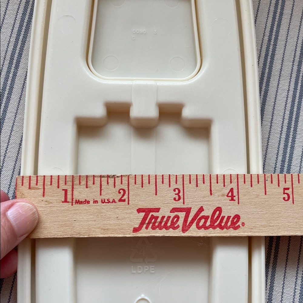 Rubbermaid 13 cup cereal storage plastic almond Lid w/ flip top opening Lid only - Picture 5 of 6